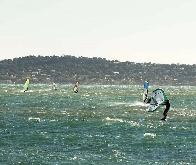 Pinede Plage Vue Mer 5 Pers Refait A Neuf Balneo Clim Parc Exotique Hyères